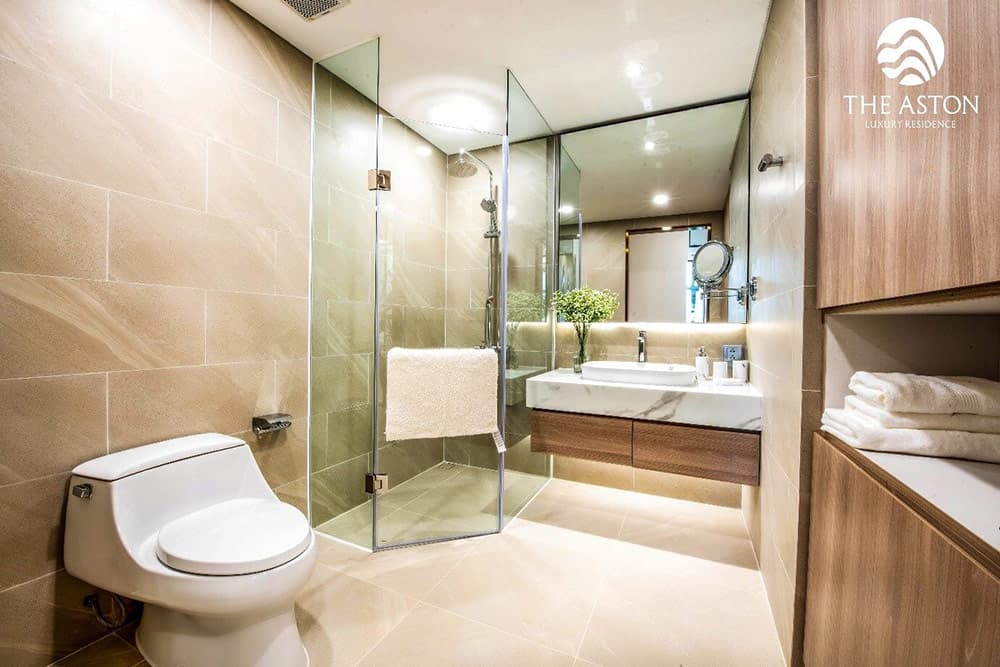 Căn hộ được bàn giao với tiêu chuẩn nội thất cao cấp như thiết bị vệ sinh phòng tắm của thương hiệu Kohler.