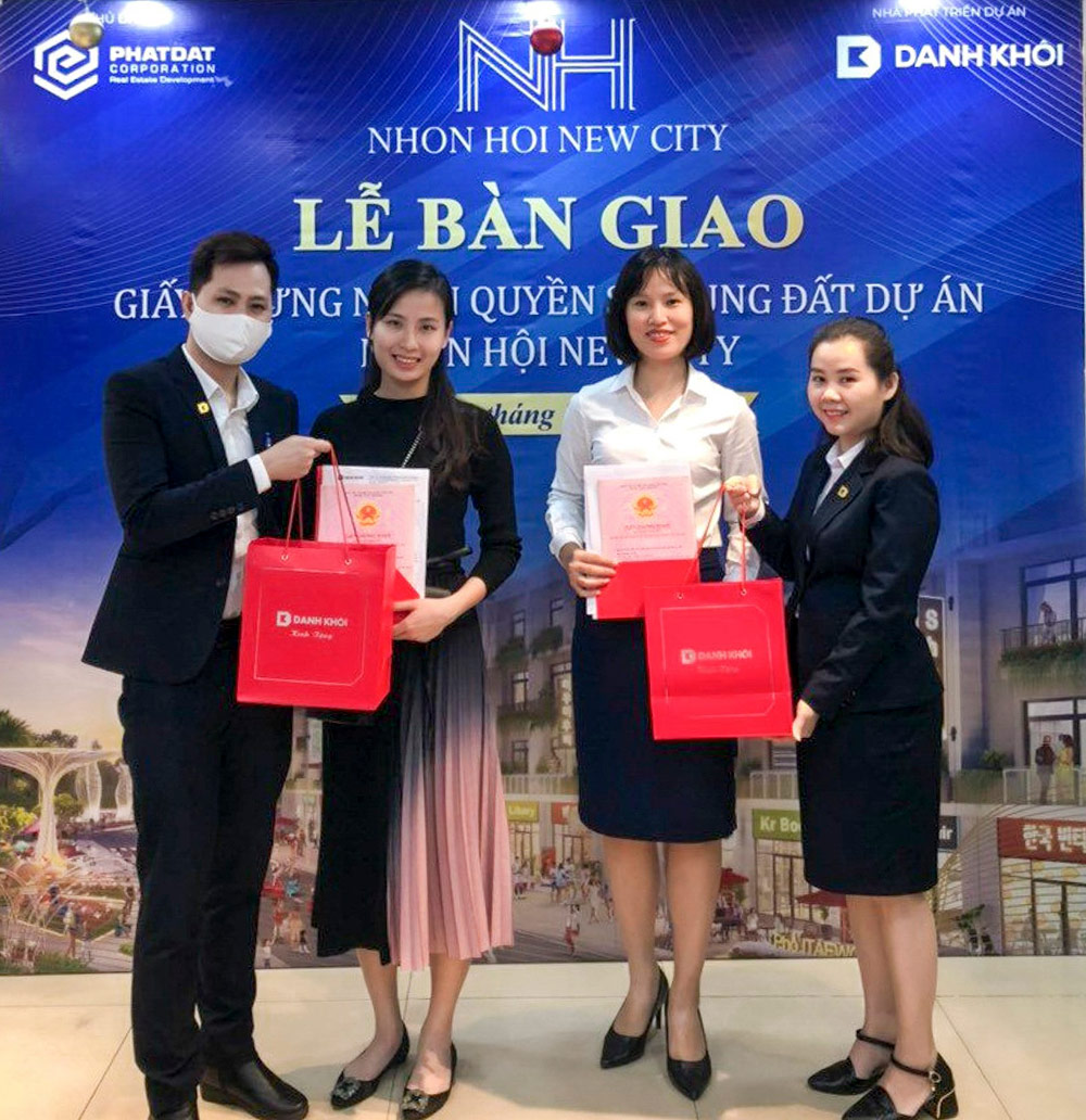Khách hàng dự án Nhơn Hội New City nhận bàn giao sổ hồng tại Hà Nội